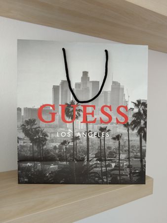 Zobrazit detail produktu - Taška Guess velká M Obrázek Taška Guess velká M